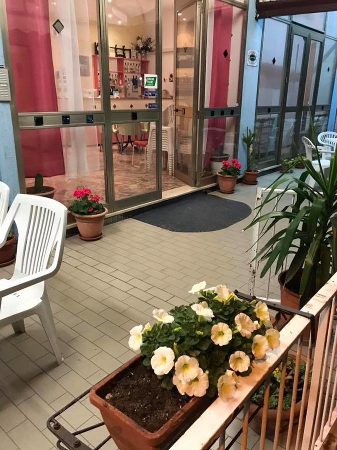 Hotel Luna Rossa Rimini Ngoại thất bức ảnh