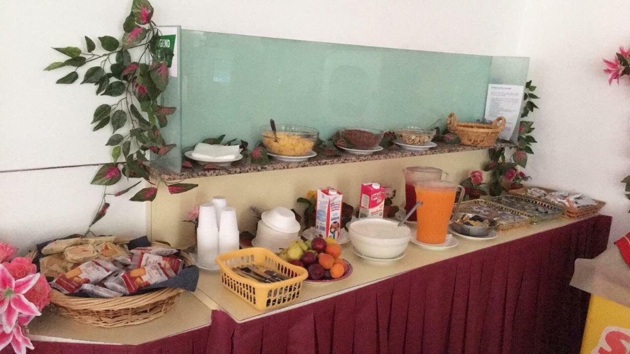 Hotel Luna Rossa Rimini Ngoại thất bức ảnh